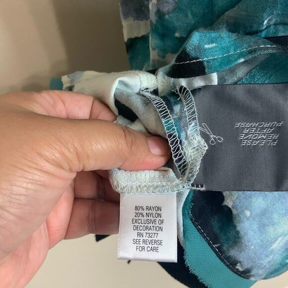 Simply Vera Vera Wang Water Color Top Size Large - Picture 10 of 11